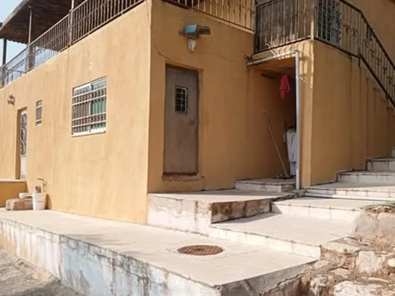 بيت مستقل للبيع مع مزرعه - جرش - جامعه جرش