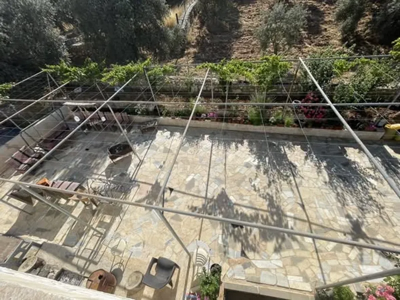 مزرعه منتجه مع بيت للبيع - ساكب-ام جوزه