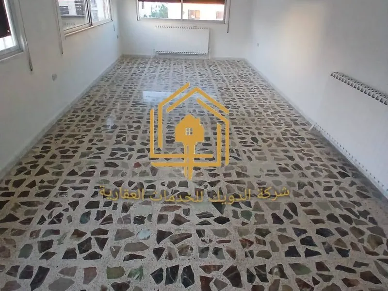 شقه مجدده فارغه للإيجار